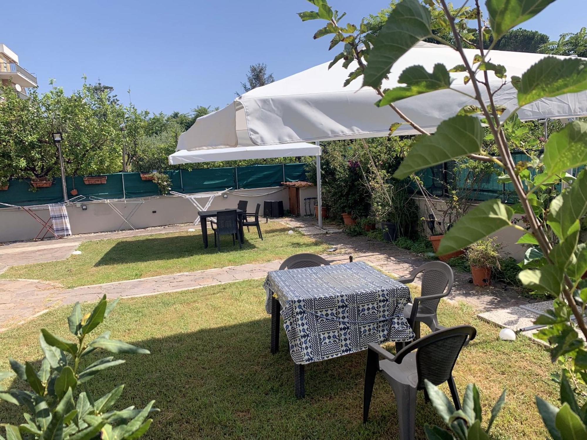 Il Giardino Di Adriana B&B Terracina Esterno foto