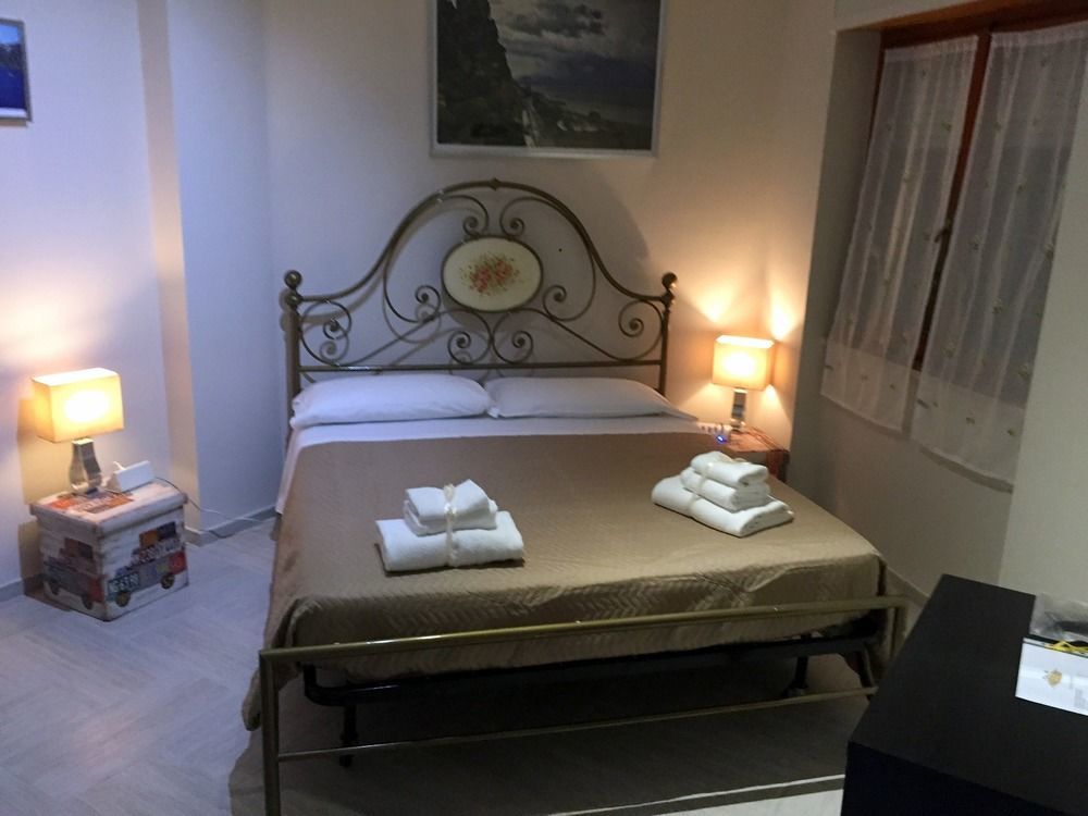 Il Giardino Di Adriana B&B Terracina Esterno foto